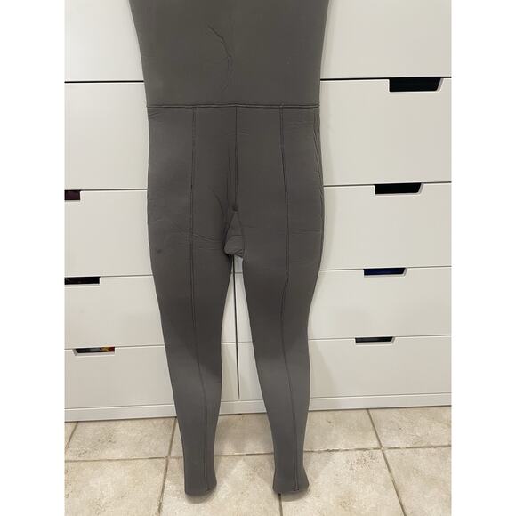 U.S. Divers Gray Sleeveless Wetsuit - Women's Size Medium - Approx 55" long - Picture 7 of 16